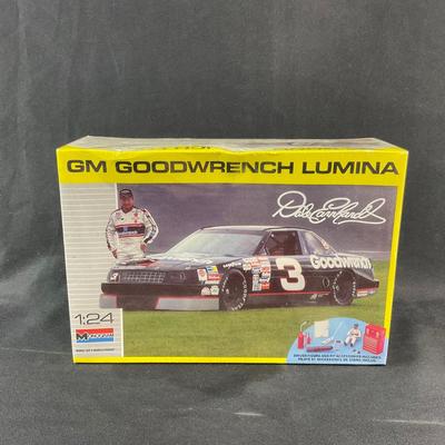 -168- 1:24 SCALE | GM Goodwrench Lumina Model Kit | Sealed