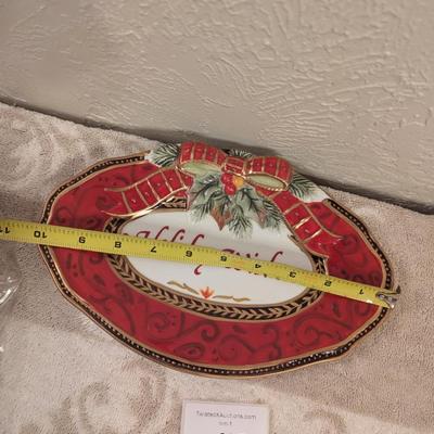 Fitz and Floyd Damask Holiday sentiment tray. 