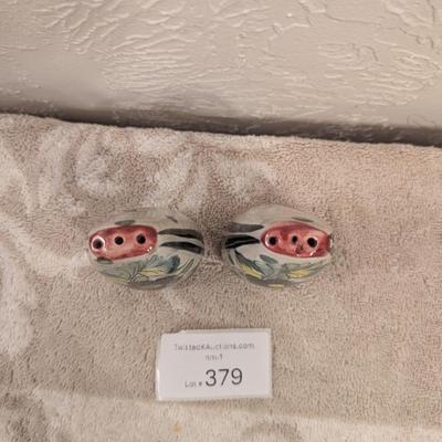 salt and pepper shaker with Mexican Tonala floral design