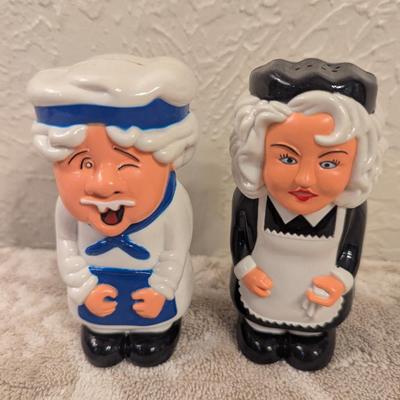 Chef salt and pepper shakers