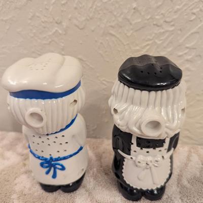Chef salt and pepper shakers