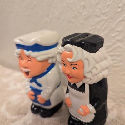 Chef salt and pepper shakers