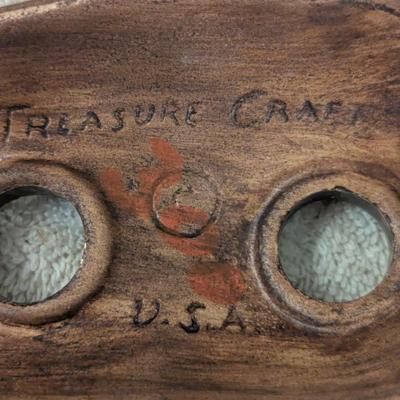 Treasure craft Hawaii ceramic pineapple salt and pepper shakers with base