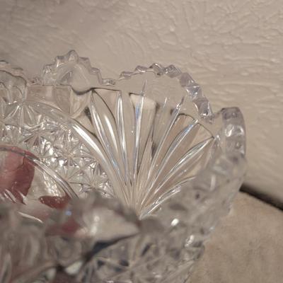 Hofbauer Byrdes hand cut lead crystal footed vase