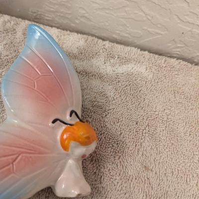 Ceramic butterfly salt and pepper shakers-vintage