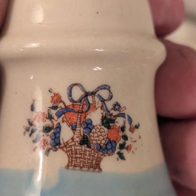 salt and pepper shaker 