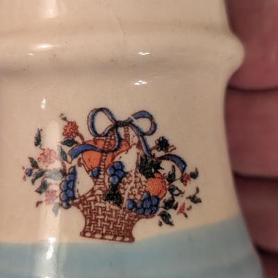 salt and pepper shaker 