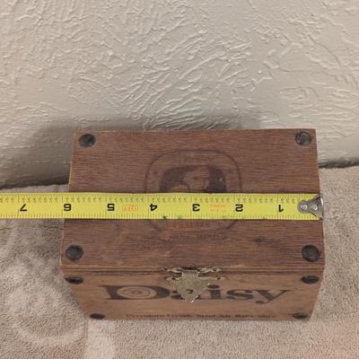 vintage Daisy wooden box for bb's