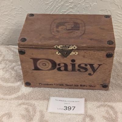 vintage Daisy wooden box for bb's