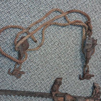 ANTIQUE DOUBLE METAL PULLEY AND A FENCE STRETCHER