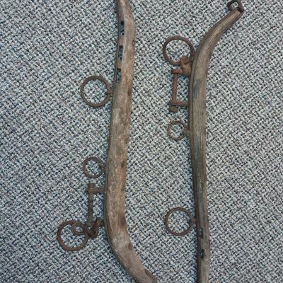 PAIR OF ANTIQUE HORSE HAMES