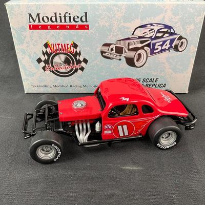-185- 1:25 SCALE | Ray Hendricks Issue #19 Modified Coupe | Die Cast Car