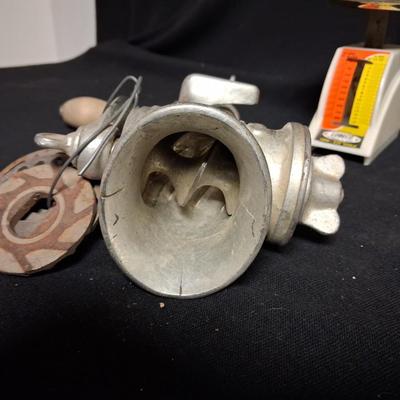 VINTAGE KITCHEN ITEMS