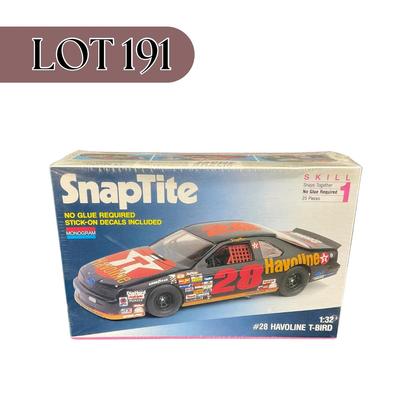 -191- 1:32 SCALE | #28 Havoline T-Bird Model Kit | Sealed
