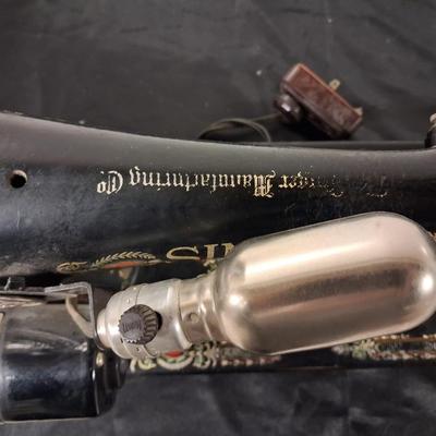 ELECTRIC SINGER SEWING MACHINE