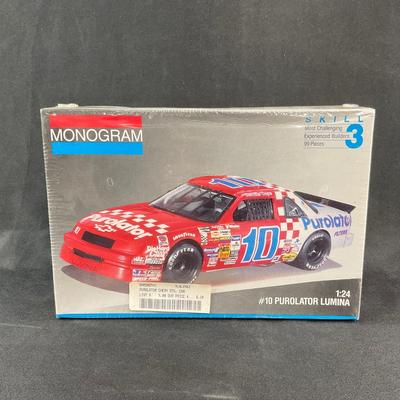 -194- 1:24 SCALE | #10 Purolator Lumina Model Kit | Sealed