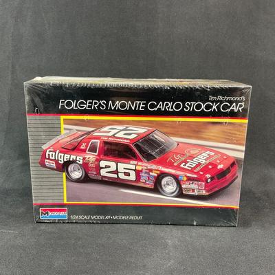 -195- 1:24 SCALE | Tim Richmond’s Folgers Monte Carlo Stock Car Model Kit | Sealed