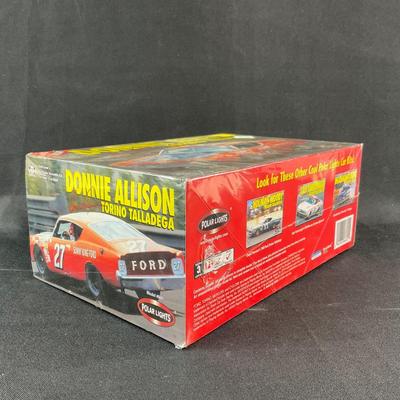 -196- 1:25 SCALE | Donnie Allison Torino Talladega Model Kit | Sealed