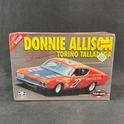 -196- 1:25 SCALE | Donnie Allison Torino Talladega Model Kit | Sealed