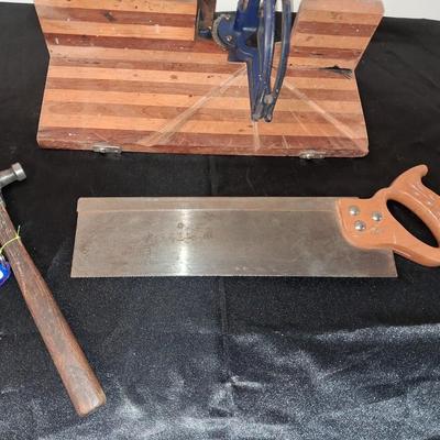 WOOD FRAME MITER BOX AND SAW