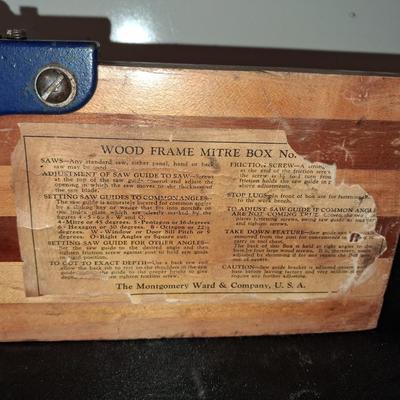 WOOD FRAME MITER BOX AND SAW