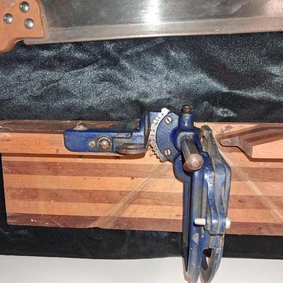 WOOD FRAME MITER BOX AND SAW