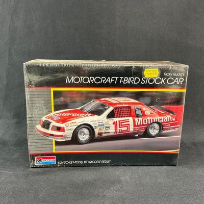 -201- 1:24 SCALE | Ricky Rudd’s Motorcraft T-Bird Stock Car Model Kit | Sealed