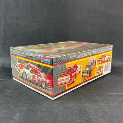 -201- 1:24 SCALE | Ricky Rudd’s Motorcraft T-Bird Stock Car Model Kit | Sealed