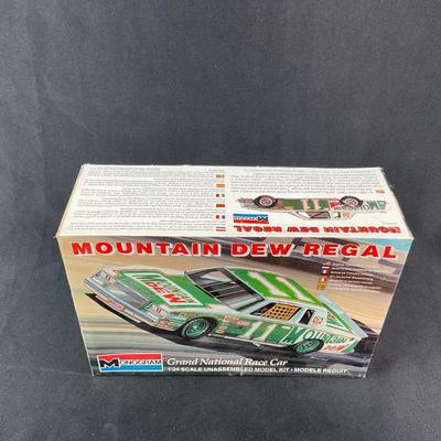 -204- 1:24 SCALE | Mountain Dew Regal Model Kit | Opened