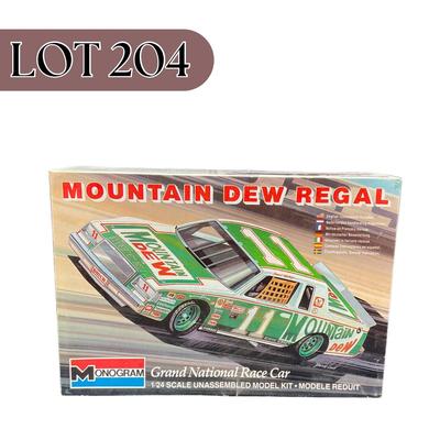 -204- 1:24 SCALE | Mountain Dew Regal Model Kit | Opened