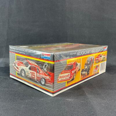 -205- 1:24 SCALE | Ricky Rudd’s Motorcraft T-Bird Stock Car Model Kit | Sealed
