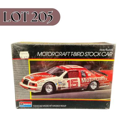 -205- 1:24 SCALE | Ricky Rudd’s Motorcraft T-Bird Stock Car Model Kit | Sealed