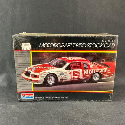 -205- 1:24 SCALE | Ricky Rudd’s Motorcraft T-Bird Stock Car Model Kit | Sealed