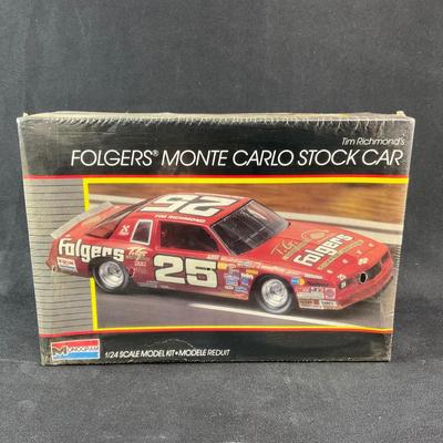 -206- 1:24 SCALE | Tim Richmond’s Folgers Monte Carlo Stock Car Model Kit | Sealed