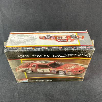 -206- 1:24 SCALE | Tim Richmond’s Folgers Monte Carlo Stock Car Model Kit | Sealed