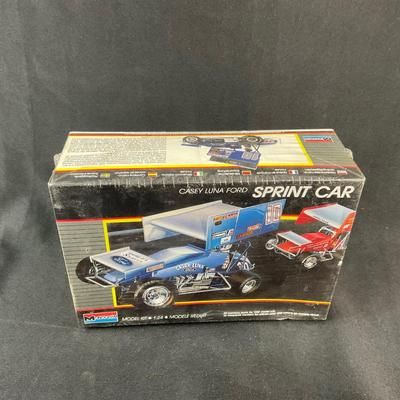 -209- 1:24 SCALE | Casey Luna Ford Sprint Car Model Kit | Sealed