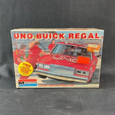 -210- 1:24 SCALE | Uno Buick Regal Model Kit | Sealed