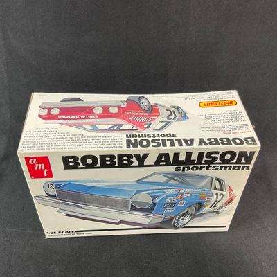 -211- 1:25 SCALE | Bobby Allison’s Sportsman Model Kit | Opened