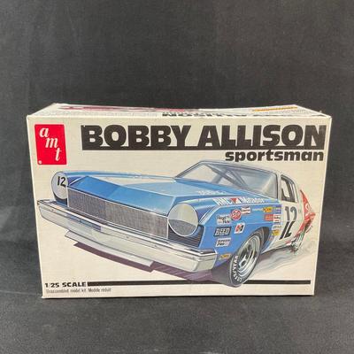 -211- 1:25 SCALE | Bobby Allison’s Sportsman Model Kit | Opened