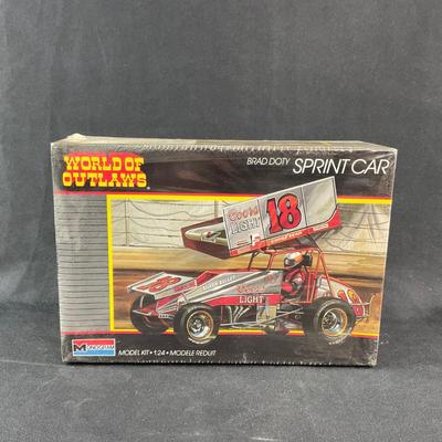 -213- 1:24 SCALE | Brad Doty Sprint Car Model Kit | Sealed