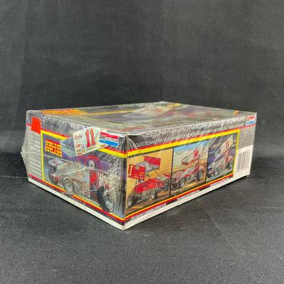 -217- 1:24 SCALE | Steve Kinser Sprint Car Model Kit | Sealed