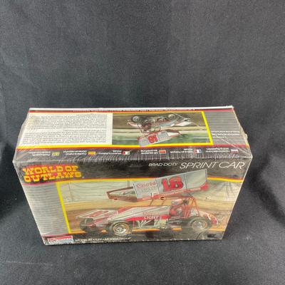 -218- 1:24 SCALE | Brad Doty Sprint Car Model Kit | Sealed