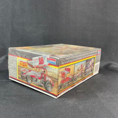 -218- 1:24 SCALE | Brad Doty Sprint Car Model Kit | Sealed