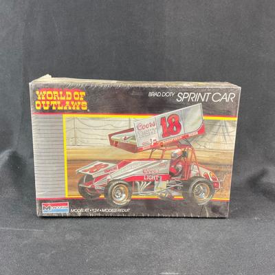 -218- 1:24 SCALE | Brad Doty Sprint Car Model Kit | Sealed