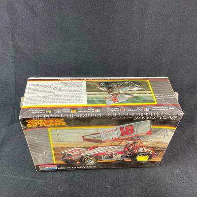 -220- 1:24 SCALE | Brad Doty Sprint Car Model Kit | Sealed