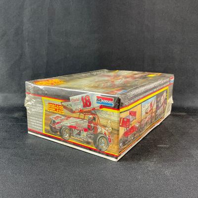 -220- 1:24 SCALE | Brad Doty Sprint Car Model Kit | Sealed