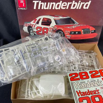 -222- 1:16 SCALE | Ford Thunderbird Hardee’s Model Kit | Opened