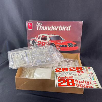 -222- 1:16 SCALE | Ford Thunderbird Hardee’s Model Kit | Opened