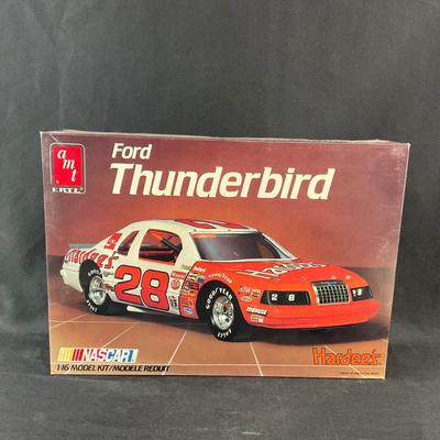 -222- 1:16 SCALE | Ford Thunderbird Hardee’s Model Kit | Opened