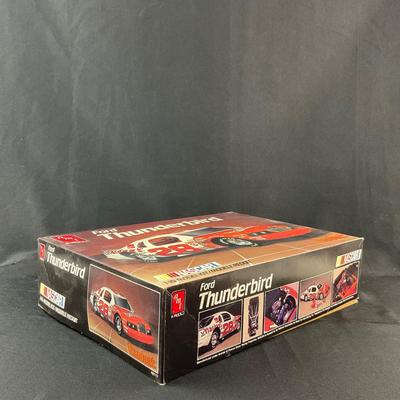 -222- 1:16 SCALE | Ford Thunderbird Hardee’s Model Kit | Opened